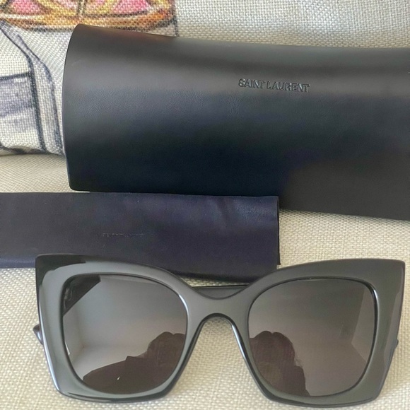 SAINT LAURENT YSL CAT EYE SUNGLASSES W/CASE SL552 001 BLACK LIKE-NEW/NOT WORN - Picture 7 of 12